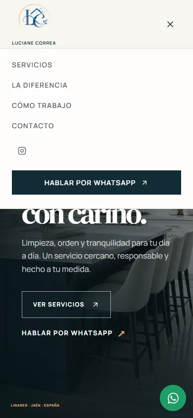 O menu aberto no celular: Servicios, La diferencia, Cómo trabajo, Contacto, o ícone do Instagram e o botão de WhatsApp.