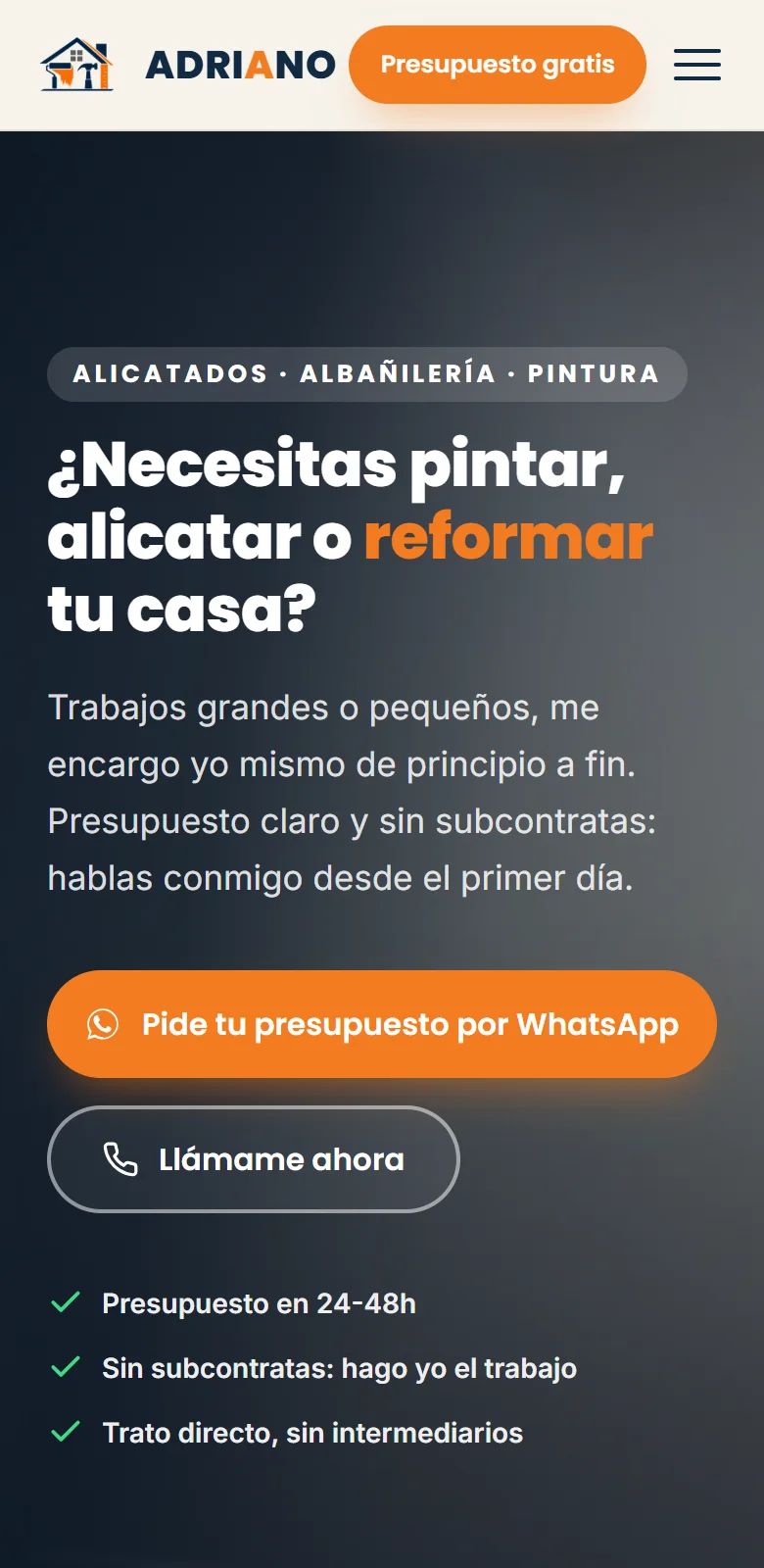 A abertura do site no celular: cabeçalho compacto com a marca, o botão Presupuesto gratis e o menu, o título e os dois botões empilhados.